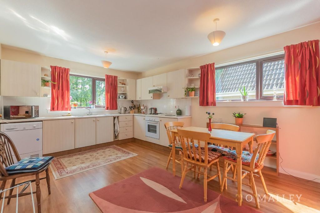 Property photo 2 of 16 Kitchen