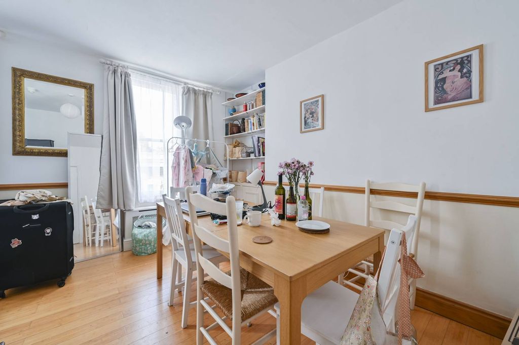 Property photo 3 of 18