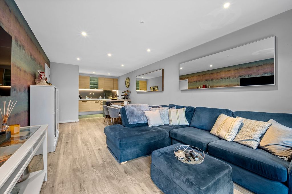 Property photo 3 of 6