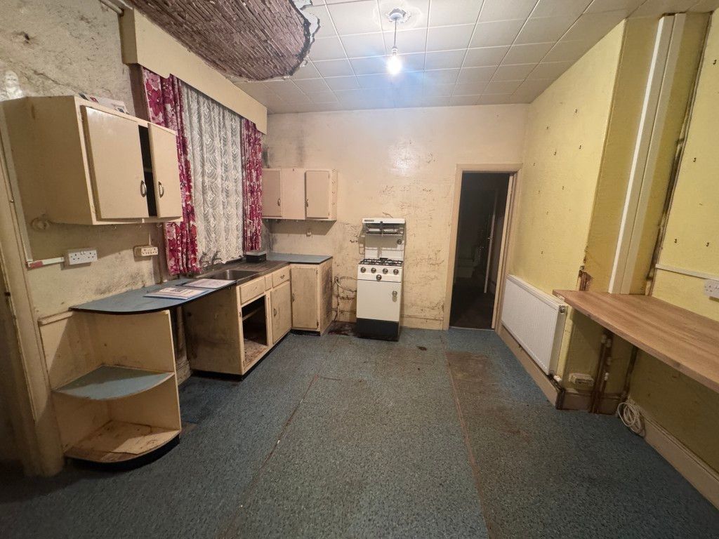 Property photo 3 of 10 Kitchen Ground Floor