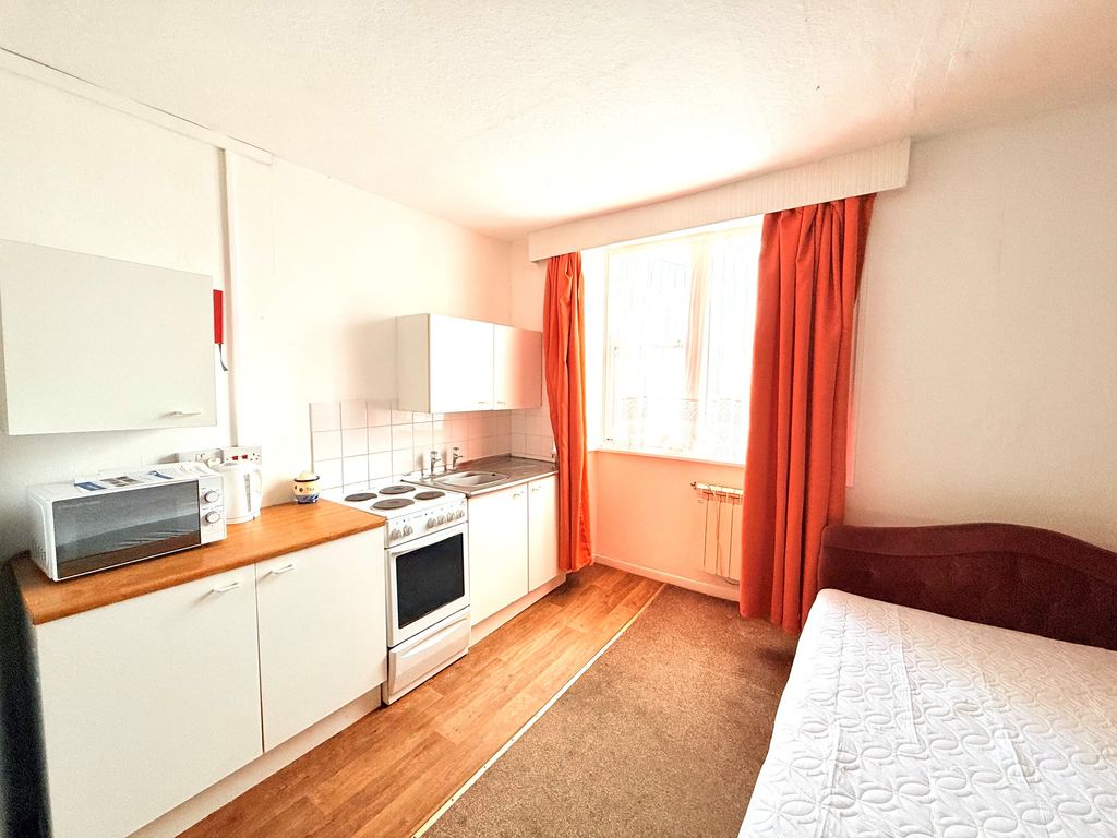 Property photo 3 of 4