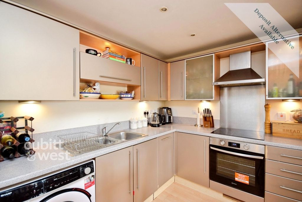 Property photo 2 of 17 Kitchen