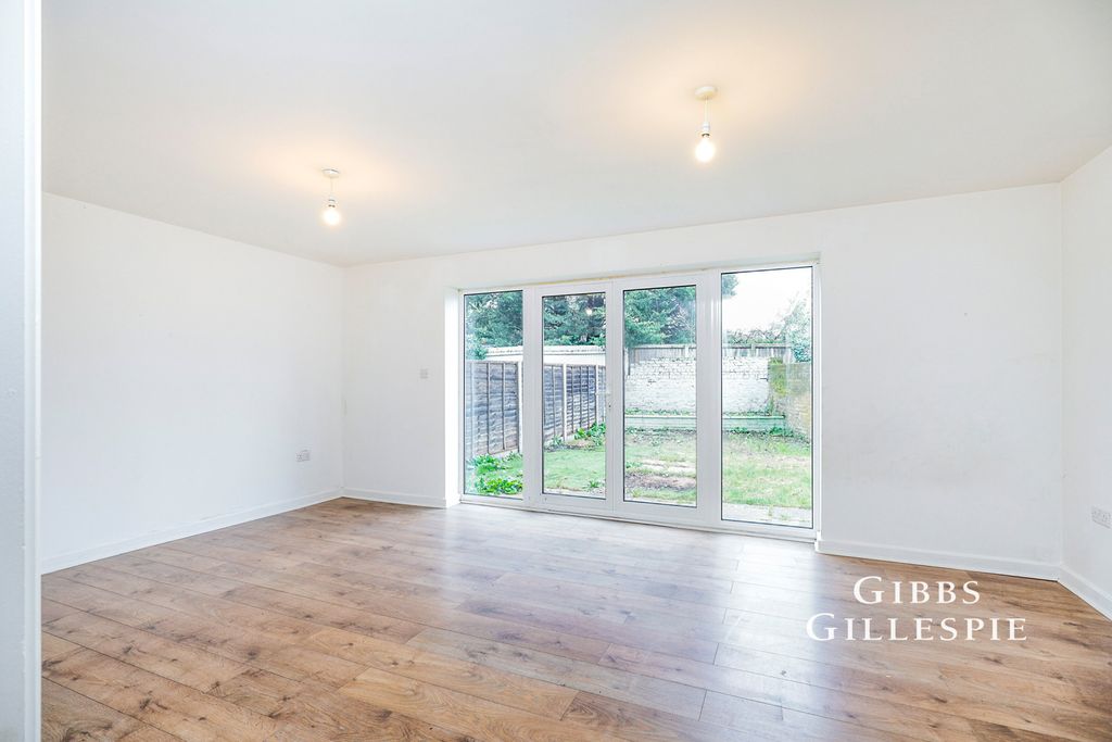 Property photo 3 of 18 Pbox-Img.Jpg