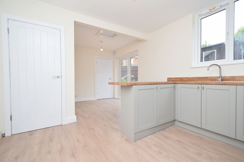 Property photo 3 of 11 Gallery