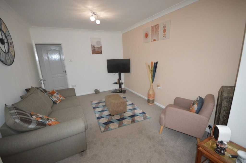 Property photo 3 of 11 Dsc_0046 (Medium).Jpg