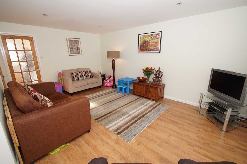 Property photo 3 of 14 Photo