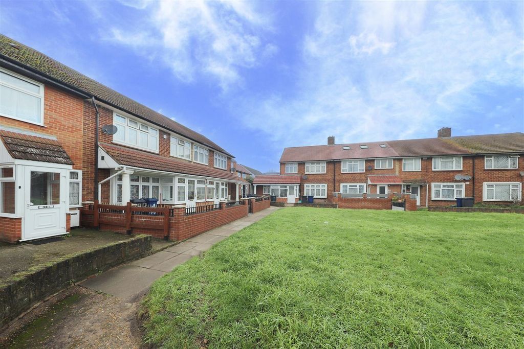 Property photo 2 of 17 Front