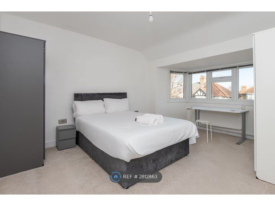 Property photo 2 of 25