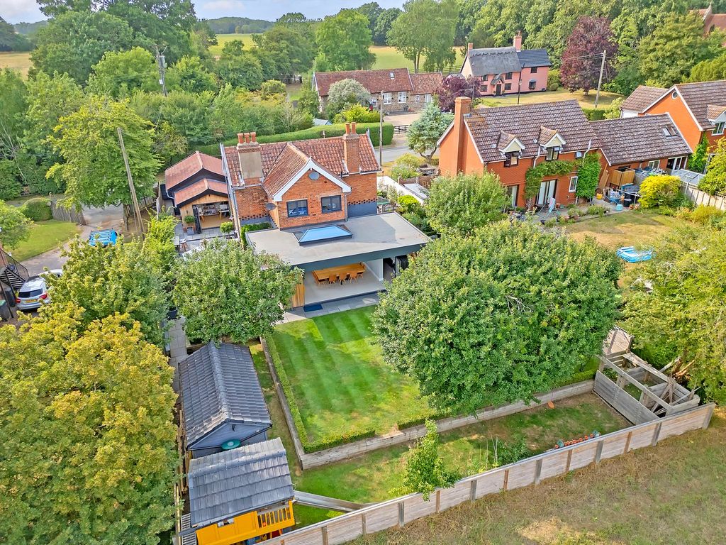 Property photo 2 of 23