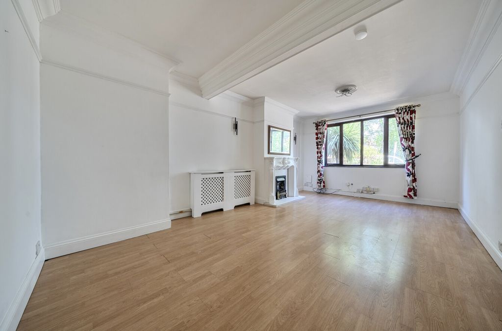 Property photo 3 of 23 Reception Room