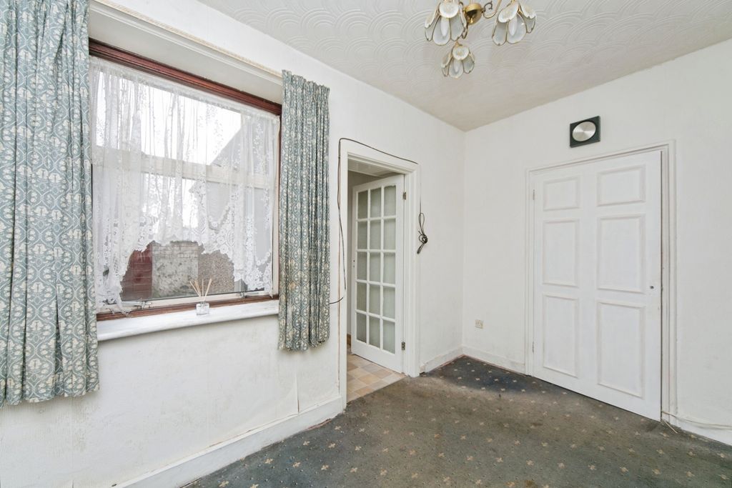 Property photo 3 of 18 Pbox-Img.Jpg