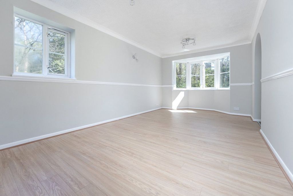 Property photo 2 of 14 Picture No. 02