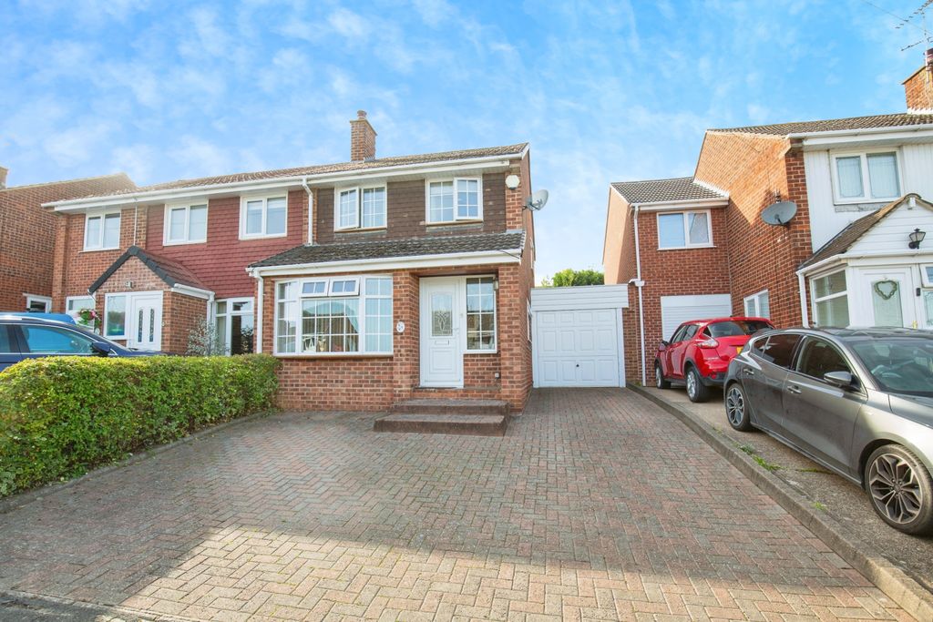 Property photo 1 of 18 d80E8F61-Mw-8798
