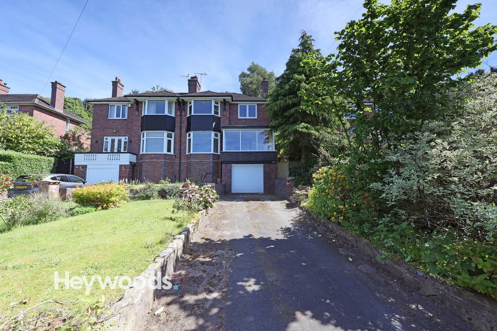 Property photo 2 of 42