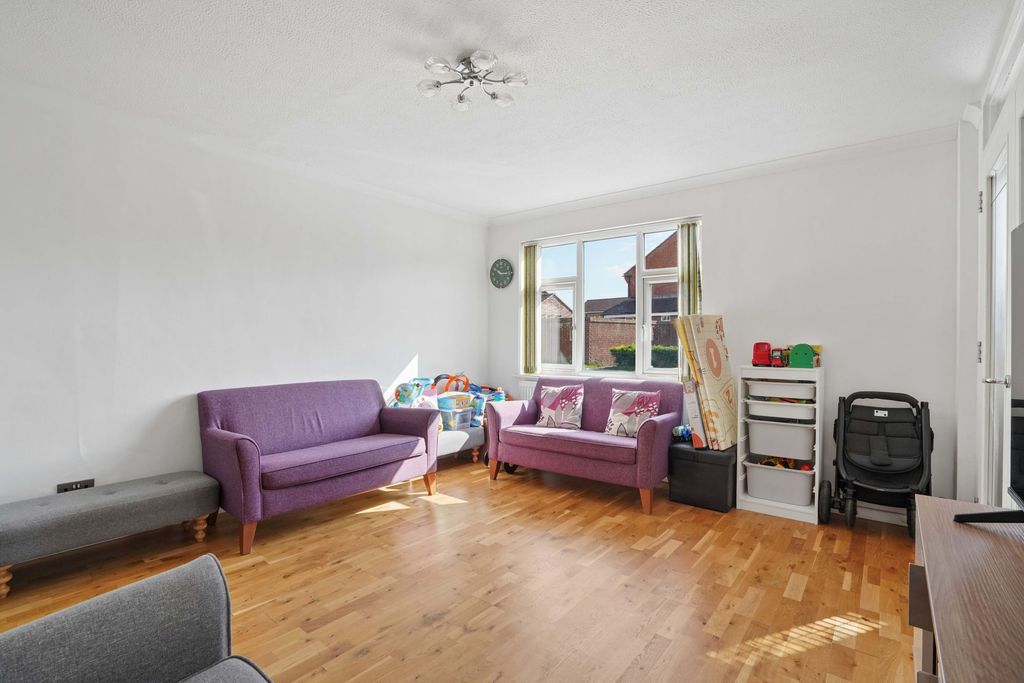 Property photo 3 of 16