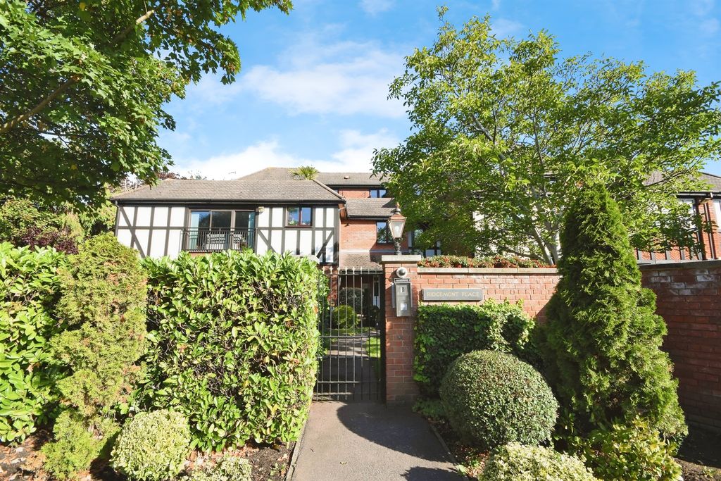 Property photo 1 of 17
