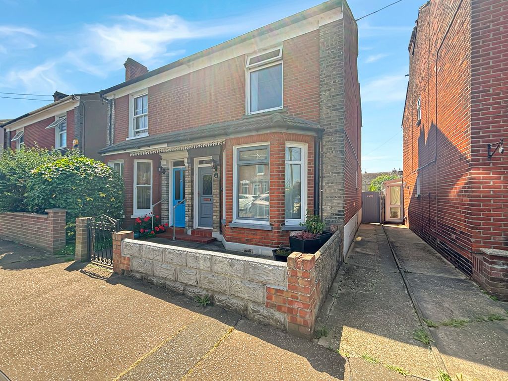 Property photo 1 of 12