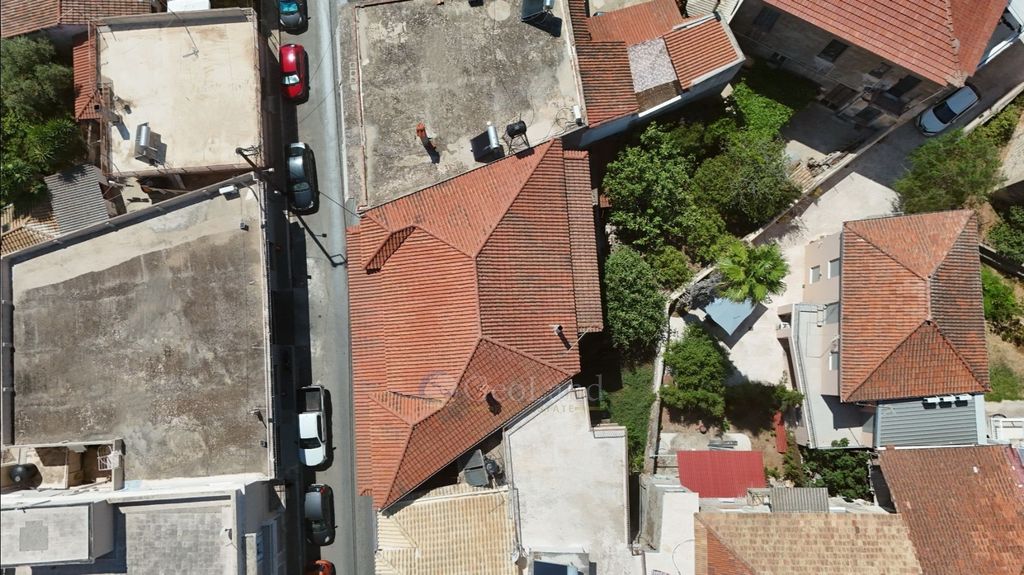 Property photo 3 of 27