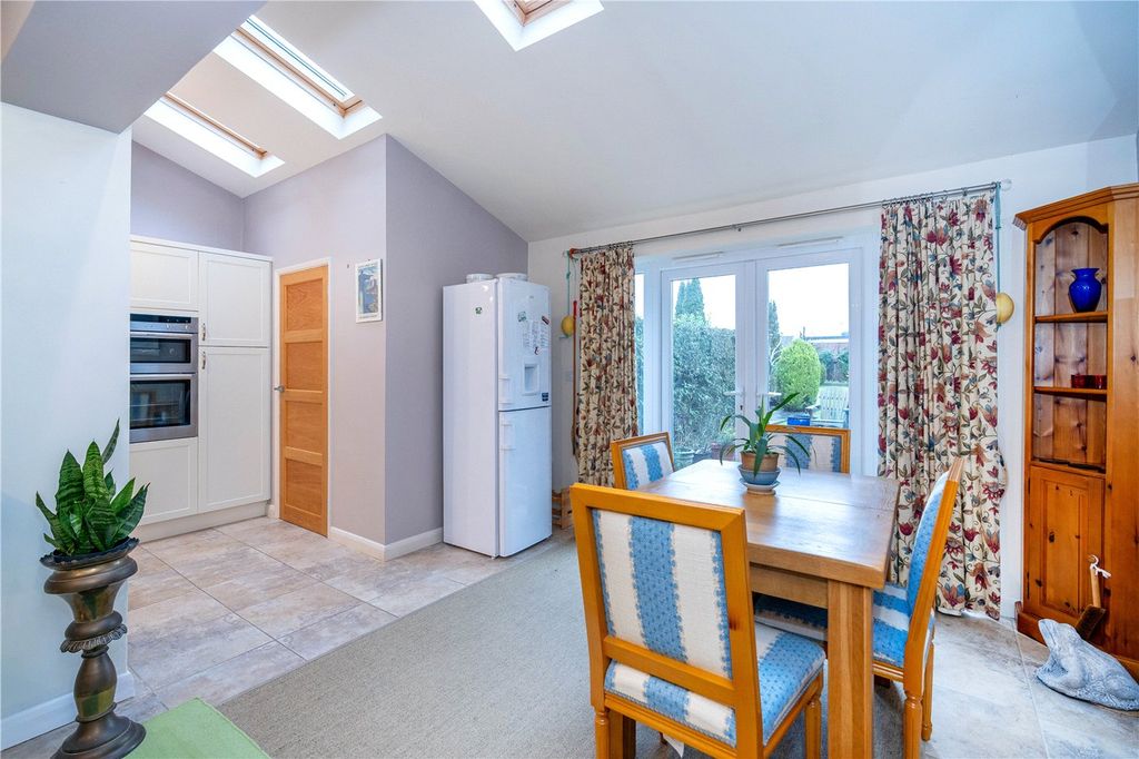 Property photo 3 of 18 Picture No. 12