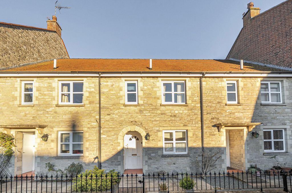 Property photo 1 of 14 Front