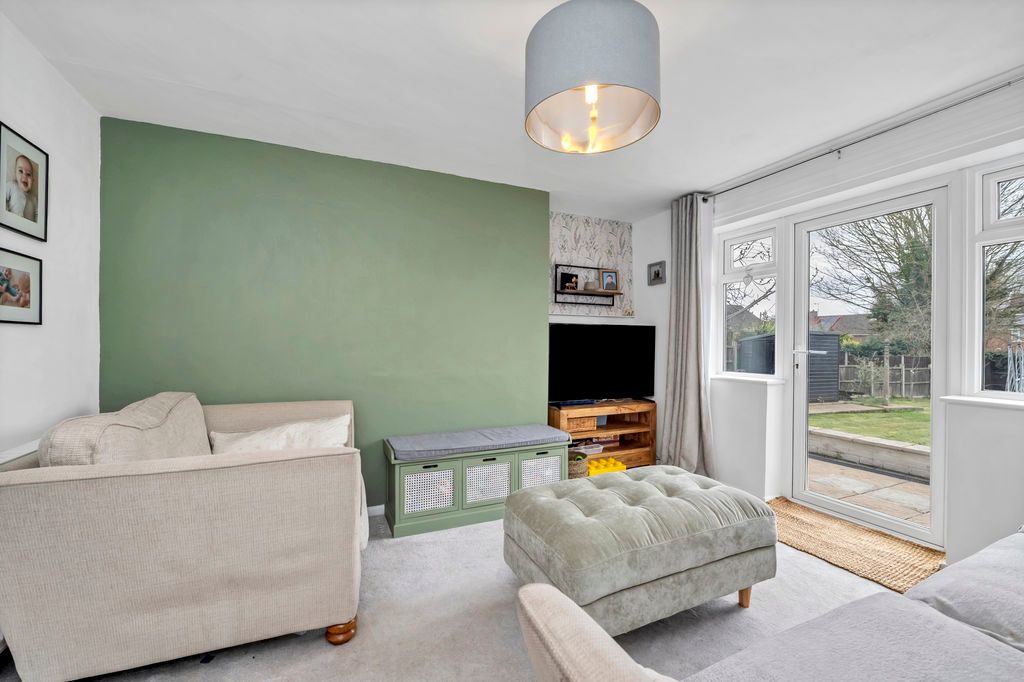 Property photo 3 of 18 Sitting Room