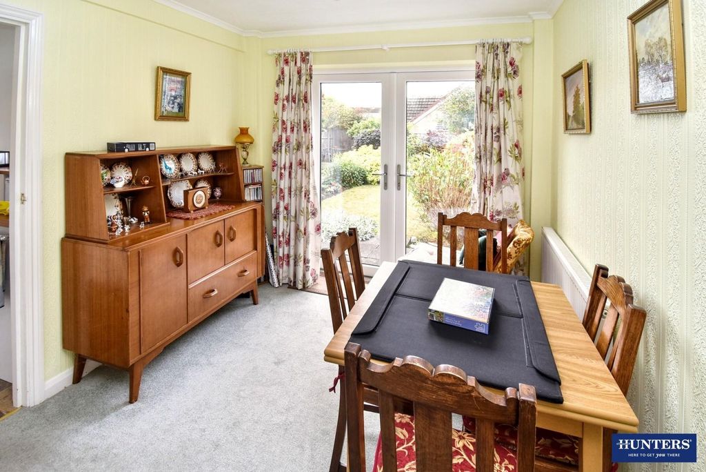 Property photo 3 of 21 Dining Room