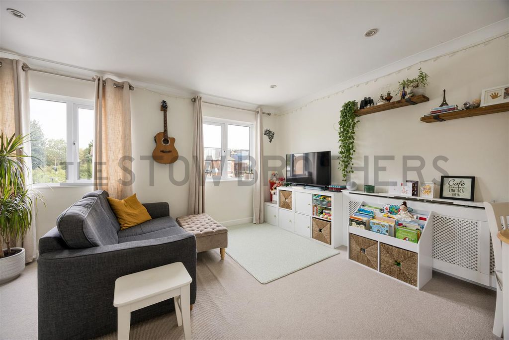 Property photo 3 of 16