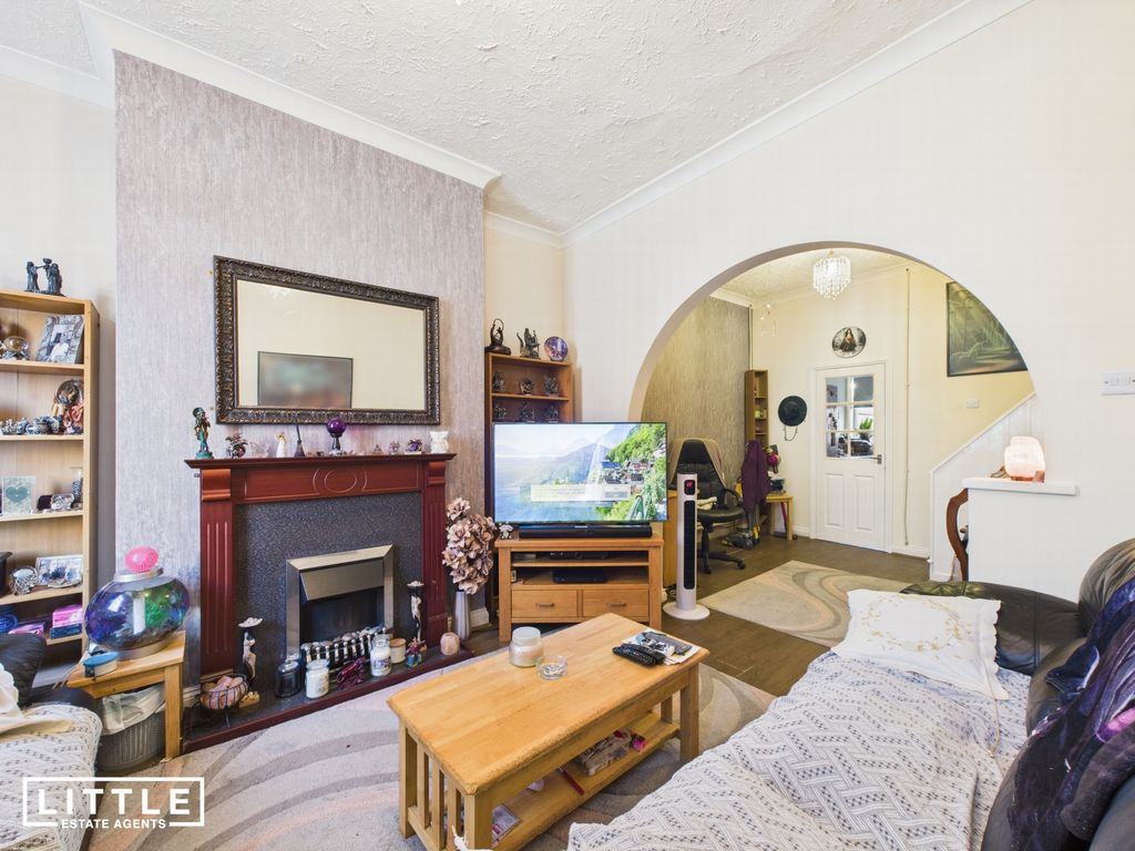 Property photo 2 of 12 Photo 11