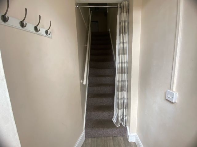 Property photo 3 of 10 Entrance Hall