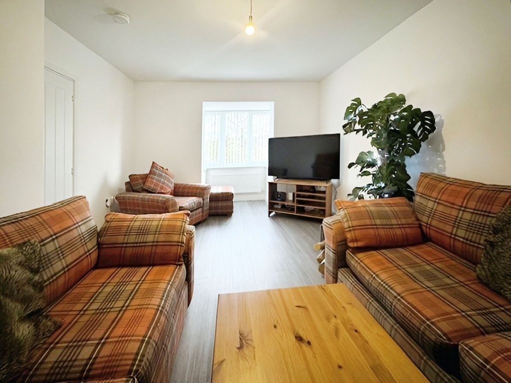 Property photo 2 of 31