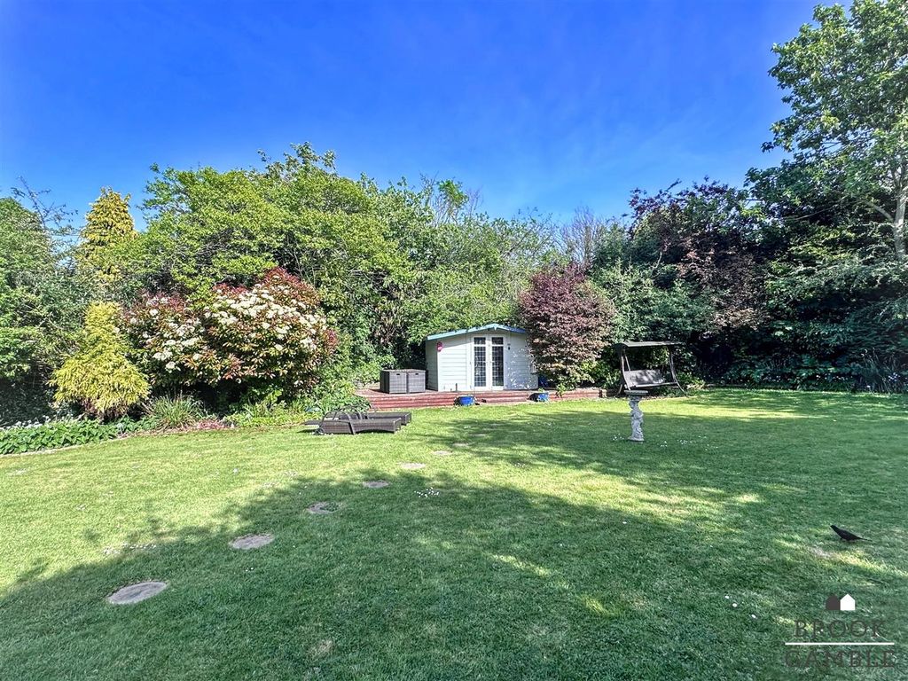 Property photo 3 of 37 01323 438506