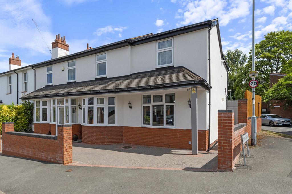Property photo 2 of 41
