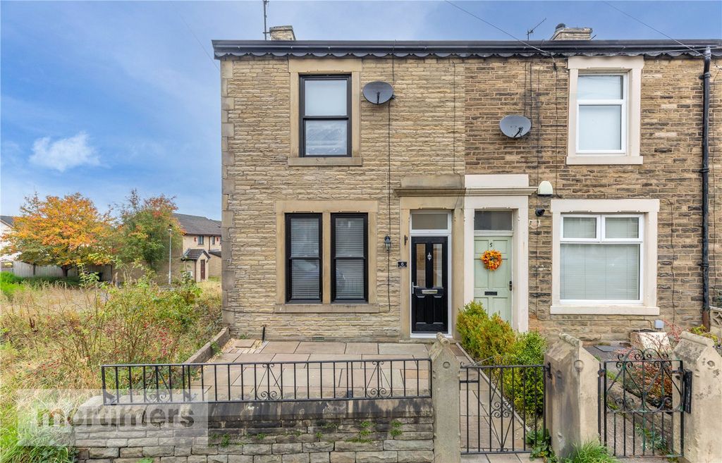 Property photo 1 of 18 External