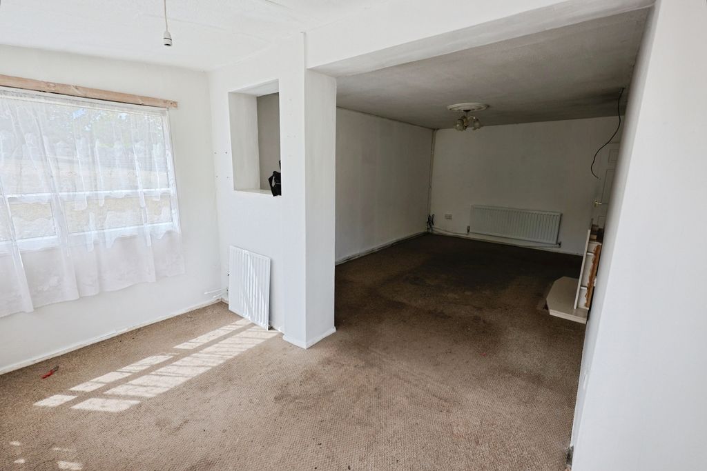 Property photo 2 of 10 Pbox-Img.Jpg