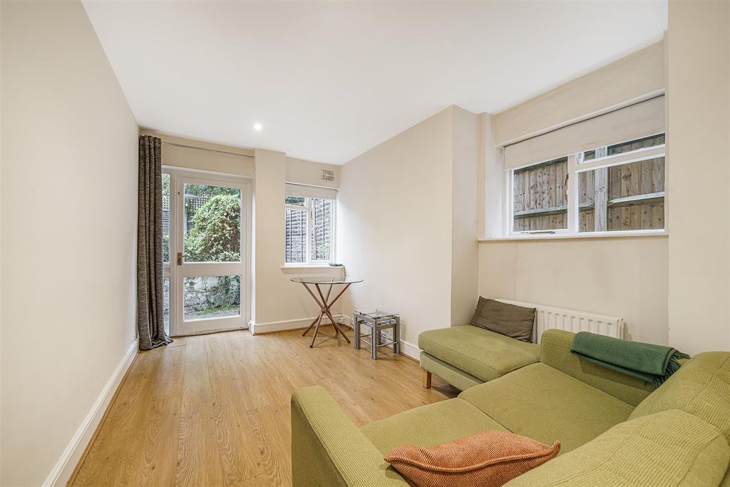 Property photo 2 of 10