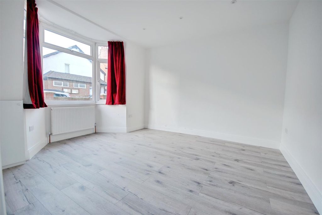 Property photo 2 of 9 642314c3-Dsc_0001-Dsc_0003.Jpg