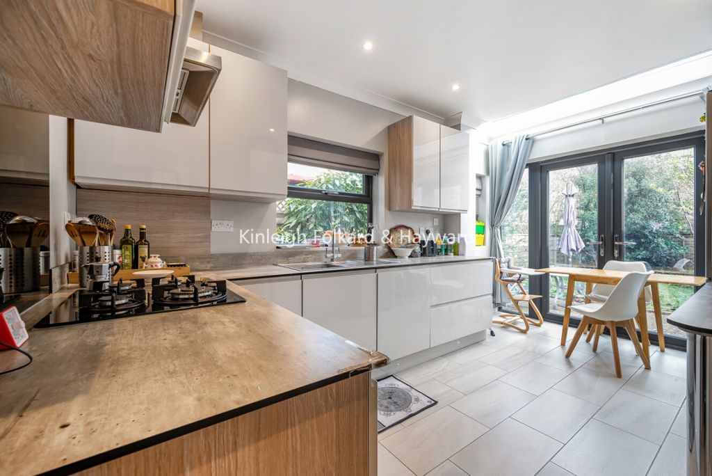 Property photo 2 of 7 Fc82Febd-E792-4321-A