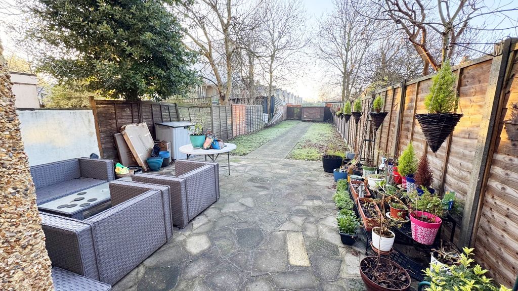 Property photo 3 of 7