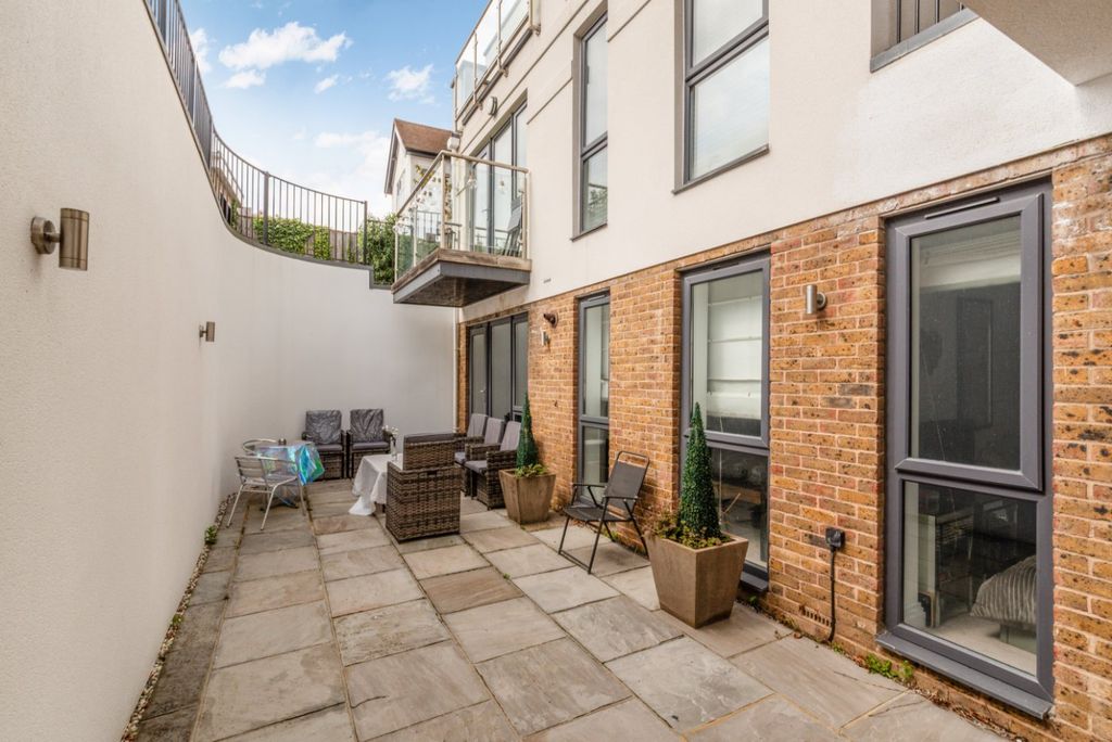 Property photo 3 of 12 Picture No. 20