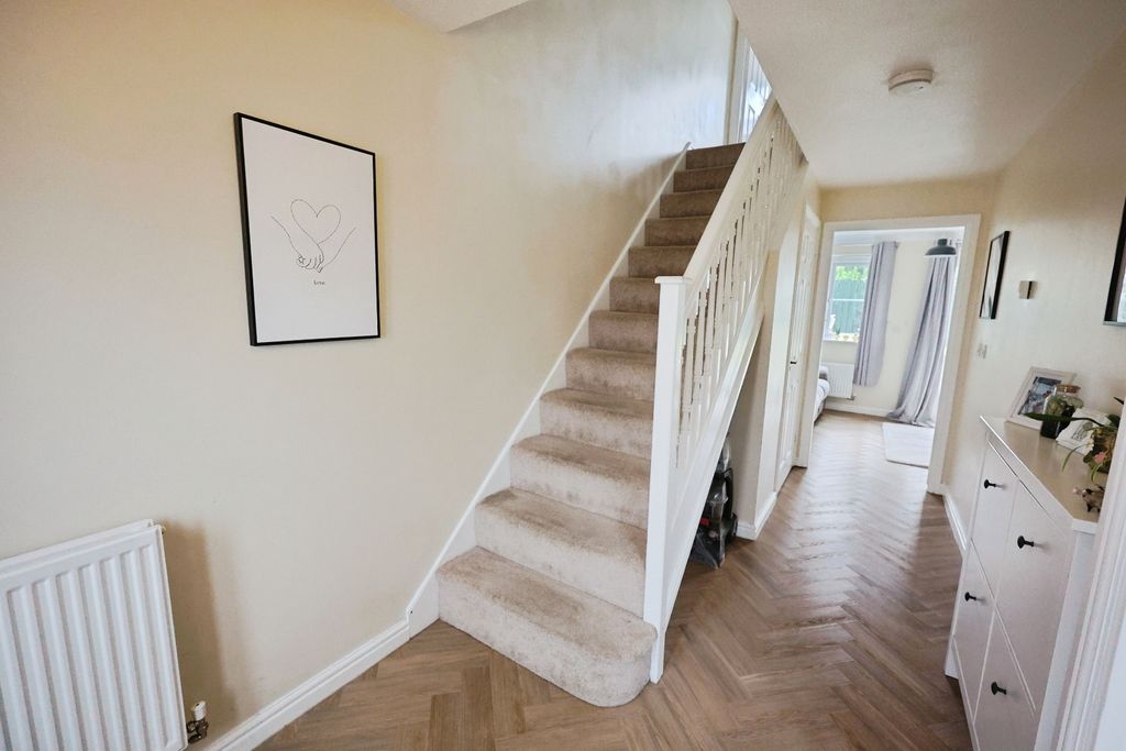 Property photo 2 of 16 Pbox-Img.Jpg
