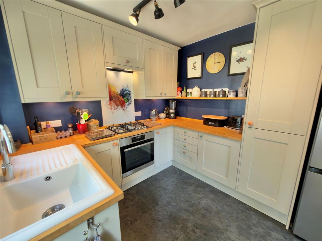 Property photo 3 of 28 Kitchen 1.Jpg