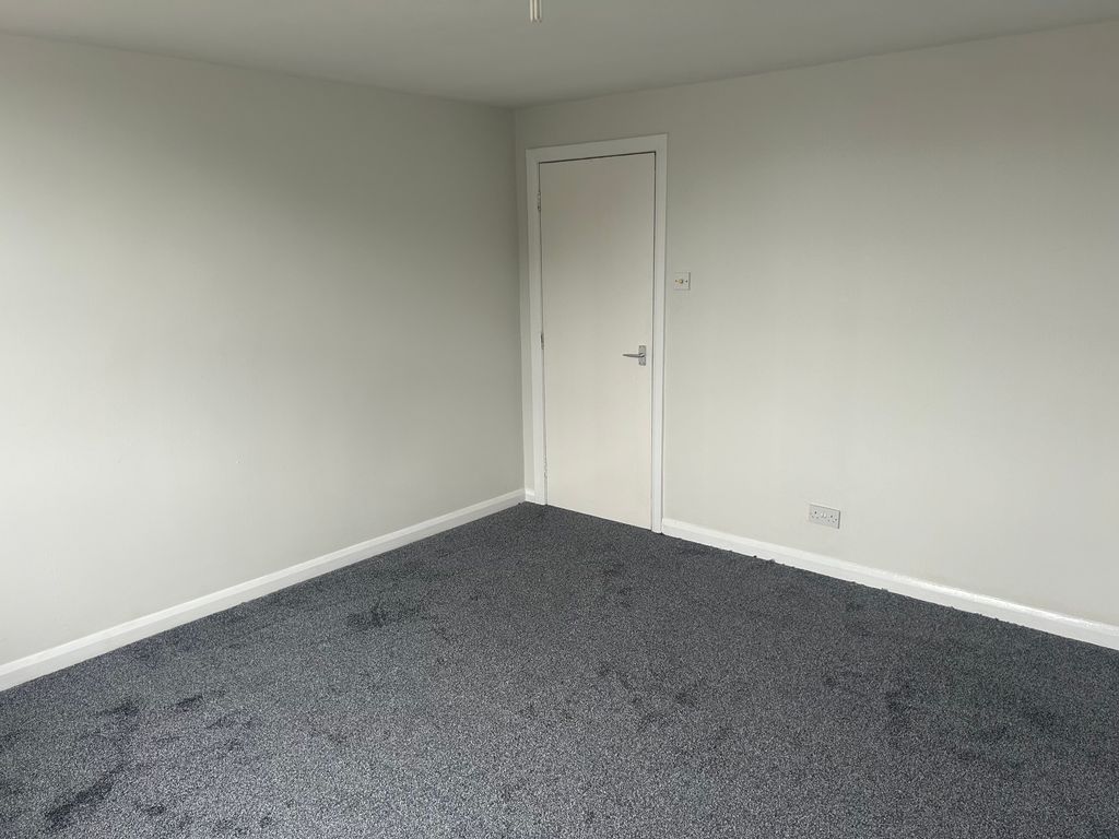 Property photo 3 of 10 View