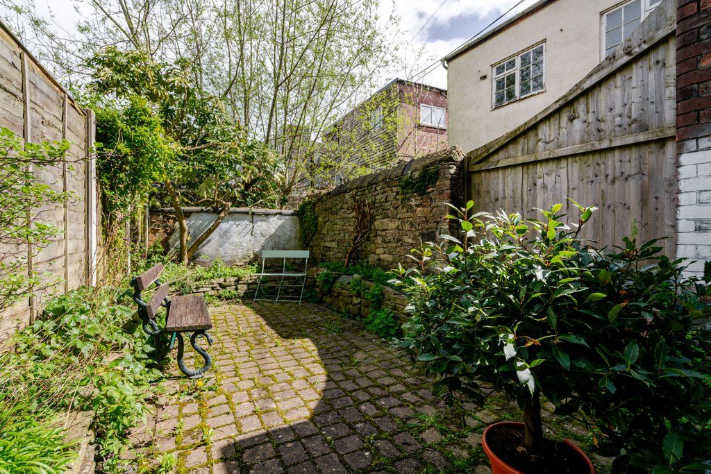 Property photo 2 of 21