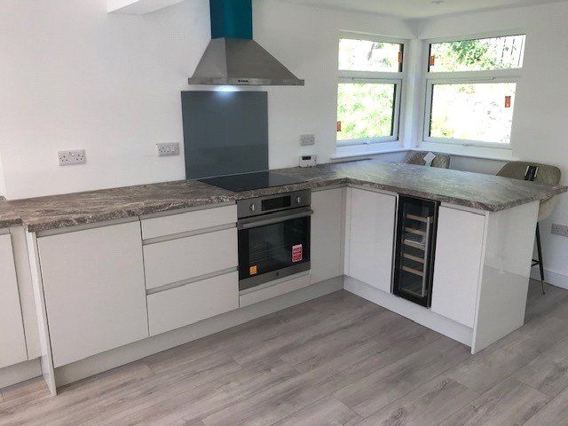 Property photo 3 of 19 Kitchen