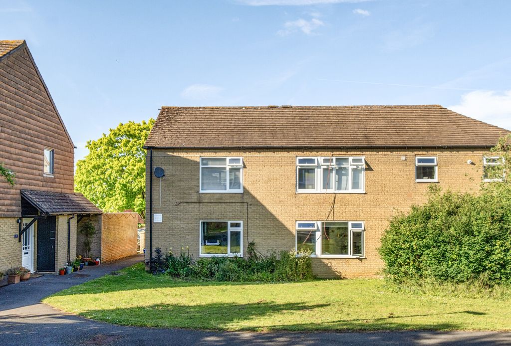 Property photo 1 of 14 1463960-1-6A0F40c...