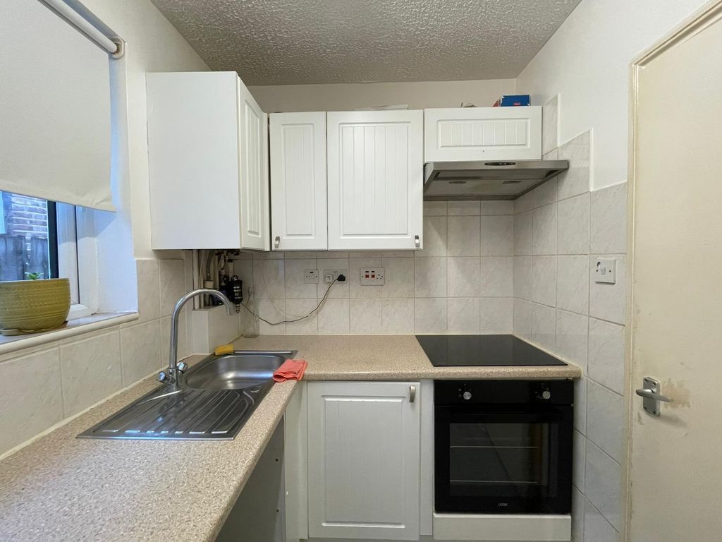 Property photo 1 of 16 Photo 13