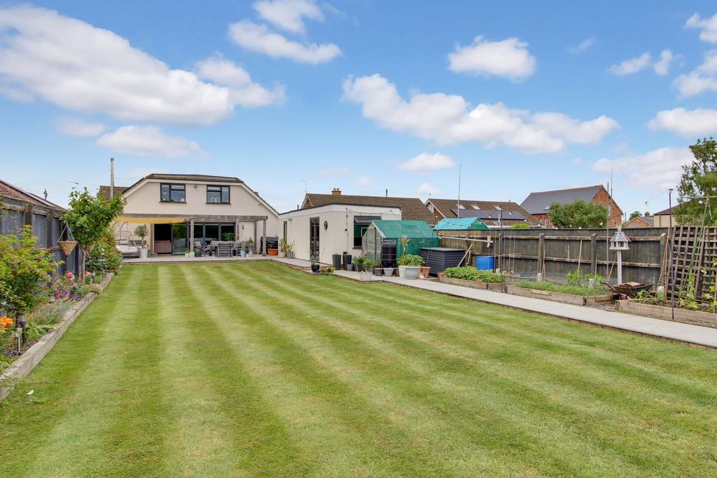 Property photo 1 of 53