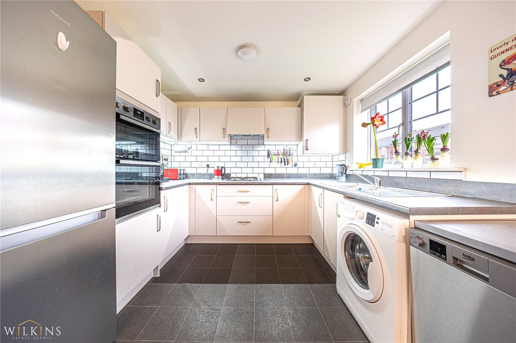 Property photo 2 of 42 Picture No. 04