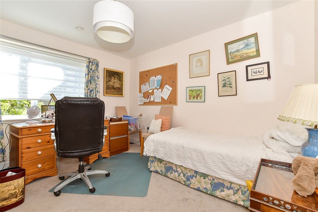 Property photo 1 of 7 Bedroom 2 ::