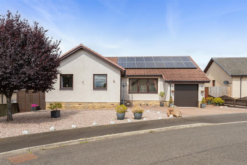 Property photo 1 of 22 1_Hirsel_Place-02.Jpg